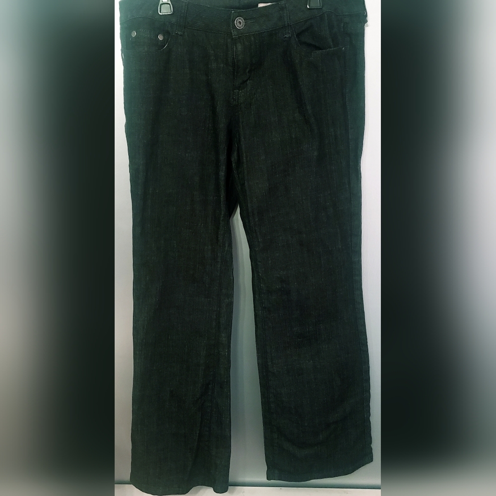 WOMANS BLACK DKNY MADISON JEANS. SIZE 16. GOOD CONDITION